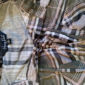 3x long sleeve flannel.